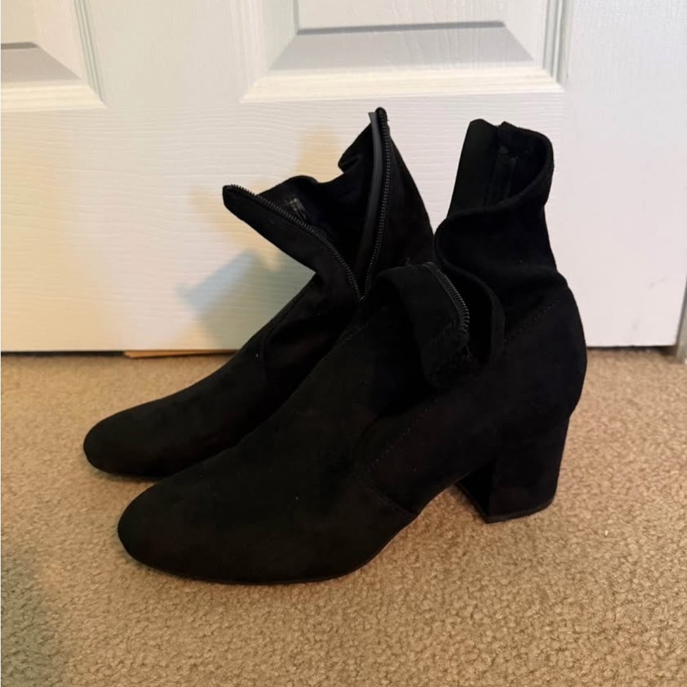 Women’s black booties